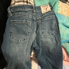 True Religion Woman Bobbi T Baggy Jeans Size 27 (4) Wore Once, No Stains Or Any Damages & In Good Condition Red True Religion Jeans, True Religion Jeans Women, True Religion Bag, True Religion Perfume, Baggy True Religion Jeans, True Religion Pants, Jeans Woman, True Religion Jeans, Baggy Jeans