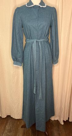 This dress is in great condition with no stains, tears, or holes. If you have any questions please feel free to ask. Flat Lay Measurements: Chest: 17 inches Shoulder: 15 inches Waist: 18 inches Hip: 20 inches Length: 57 inches Women's Nightgowns, Pajama Robe, House Dress, Lace Collar, Flat Lay, Night Gown, Wool Blend, Art Collection, Bathing Beauties