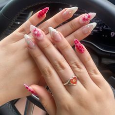 hibiscus nails, nail inspo, summer nails, flower design nails Nail Ideas Hibiscus Flower, Hawaii Nail Ideas, Aura Hibiscus Nails Almond, 3d Hibiscus Flower Nails, Summer Nail Inspo Hibiscus Flower, Summer Nails 2024 Hibiscus