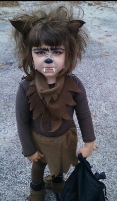 Diy Werewolf Costume, Halloween Diycostumes, Carnaval Make-up, Halloween Makeup For Kids, Werewolf Costume, Halloweenský Makeup, Office Halloween, Vogue Kids