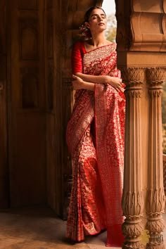 'Roohi' Red Pure Katan Silk Banarasi Handloom Saree - Tilfi Katan Saree, Sari Design, Banarsi Saree, Crepe Silk Sarees, Wedding Sari, Woven Art, Saree Designs Party Wear, Indian Dresses Traditional, Wedding Saree Indian