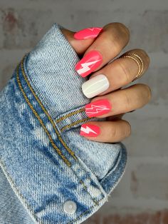 Short Nails With Lightning Bolt, White Lightning Bolt Nails, Nail Designs Lighting Bolt, Nail Ideas With Lightning Bolt, Rounded Nails Fall, Lighten Bolt Nails, Lightning Bolt Nails Acrylic Western, Simple Punchy Western Nails, Lightning Bolt Acrylic Nails