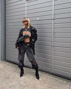 Style Inspiration Edgy Outfit Ideas, Edgy Outfits Street Style Casual, Black Outfits Edgy, Edgy Outfits Street Style, Winter Fashion Jeans, Chambray Outfit, Edgy Street Style, Germany Outfits, La Street Style