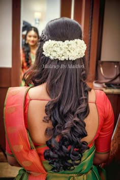 Arali Flower Hairstyle, Hairstyles With Flowers Indian Saree, Traditional Hairstyle For Kids, Bridal Hair Decorations Flower, Hairstyle For Traditional Saree, Mullapoo Hairstyles Kerala, Engagement Hairstyles For Saree, Jasmine Flower Hairstyle, Hairstyle With Gajra