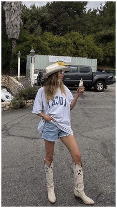 Payton Sartain, Country Concert Outfits, Cowboy Boot Outfits, Downtown Outfits, Nashville Outfits, Rodeo Outfits, Country Concert Outfit, Concert Outfits, Concert Fits