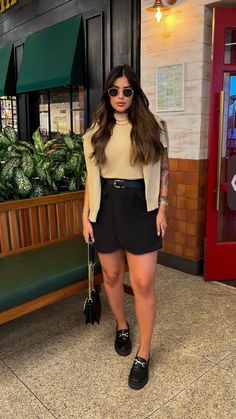 Look Com Short Social, Buenos Aires Outfit, Looks Com Short, Casual Oufits, New York Outfits, Look Casual Chic, Angel Outfit, Minimal Look, Estilo Chic