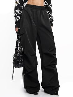 These cargo pants provide a loose fit that's perfect for street wear fashionistas. Featuring an elastic waist, they offer maximum comfort and a stylish look. Made of breathable fabric, they're great for all-day wear. Urban Baggy Parachute Pants With Hip Pockets, Black Cargo Pants Women, Full Length Pants, Modern Womens Fashion, Black Cargo Pants, Female Clothing, Black Cargo, Straight Trousers, Pants Casual