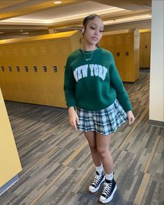 Funny Optical Illusions, Pretty Fits, Poses Aesthetic, Baddie Style, Fashion 90s, Perfectly Timed Photos, School Uniforms