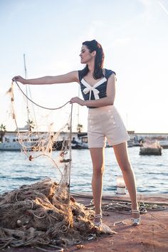 Vintage High Waisted Shorts, 1940's Style, Sailor Shorts, 1940s Style, Look Retro, Sailor Fashion, Vintage Inspired Fashion, Retro Shorts, Nautical Fashion