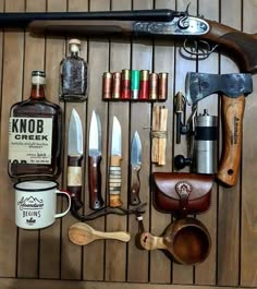 Bushcraft Kitchen, Bushcraft Kit, How To Defend Yourself, Lumber Storage, Outdoor Survival Gear, Bushcraft Skills, Outdoor Kit, Bushcraft Gear, Tactical Gear Loadout