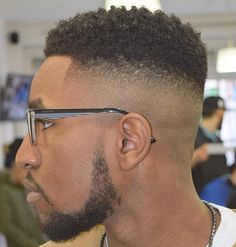 Haircut African, High And Tight Haircut, African Braids Hairstyles Pictures, High Fade Haircut, High Skin Fade, Men's Cuts, Beard Fade