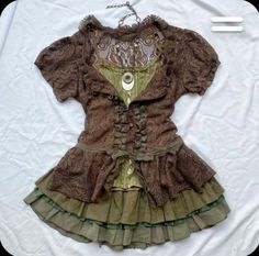 Gothic Fairy Outfit Ideas, Green Cottage Outfits, Cool Earthy Outfits, Aesthetic Brown Dress, Vintage Grunge Outfits Aesthetic, Green Earthy Outfit, Brown And Teal Outfits, Nature Themed Clothes, Vintage Outfits Thrifted