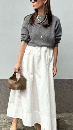 Midi Skirt White Outfit, Midi White Skirt Outfit, White Skirt Fall Outfit, White Skirt Outfit Winter, White Midi Skirt Outfit, A Line Skirt Outfits, White Skirt Outfits, Rok Outfit, Best Winter Outfits