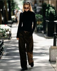 Black Turtle Neck Outfit Women, Mode Casual, Frankies Bikinis, Looks Street Style, All Black Outfit, Outfit Inspo Fall