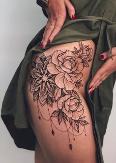 Floral Thigh Tattoos, Hip Thigh Tattoos, Hip Tattoos Women, Leg Tattoos Women, Dope Tattoos For Women, Arrow Tattoo, Stylist Tattoos, Thigh Tattoos Women, Cute Tattoos For Women