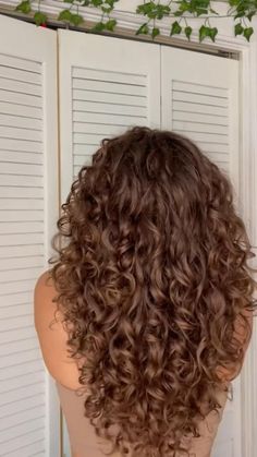 V Haircut For Medium Hair With Layers Curly, Long Brown Permed Hair, Fall 2023 Curly Hair Trends, Straight To Curly Hair Perms, Curly Hair Layers Medium Natural Curls, Haircuts For Round Faces Long Layered Curly Hair, 90s Layered Haircut Curly Hair, Layered Thick Curly Hair, Hazelnut Brown Curly Hair