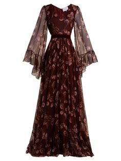 Burgundy Long Dress, Long Red Evening Dress, Red Evening Gowns, Stile Hijab, Luisa Beccaria, Red Evening Dress, Chiffon Fashion, فستان سهرة