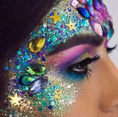 Festival Makeup Tutorial, Makeup Festival, Festival Fashion Outfit, Fantasy Make-up, Festival Makeup Rave, Festival Make Up, Festival Makeup Glitter, Face Glitter, Festival Glitter