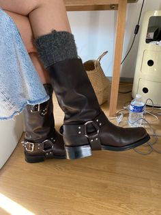 Biker Boots Outfit, Stile Casual Chic, Biker Look, Cooler Style, Dr Shoes, Mode Boho, Swag Shoes