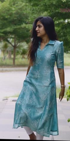 Style Outfits Summer, Latest Kurti Designs, Dress Designs For Stitching, Summer Vibes Aesthetic, Aesthetic Summer Outfits, Simple Frock Design, Designer Aesthetic