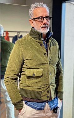 Menswear Silver Jacket Outfit, Jacket Outfit Men, Old Man Fashion, Quilted Jacket Men, Silver Jacket, Olive Jacket, Collarless Shirt, Oxford Brogues, Masculine Style