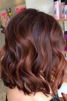 Chestnut Brown Hair, Hair Color Caramel, Curly Short, Caramel Hair, Red Highlights, Hair Balayage, Short Hair Balayage, Trendy Hair Color