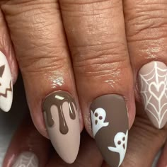 Nails For September Short, September Halloween Nails, October Nail Art Designs, Cute Fall Almond Nails, Fun September Nails, Alt Fall Nails, Fall Summer Nails, Short Nails Art Fall, Squoval Halloween Nails