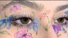 Fairy Makeup Ideas Fantasy, Flower Eyeshadow, Artsy Makeup, Funky Makeup, Makeup Drawing, Flower Makeup, Face Art Makeup, Graphic Makeup, Magical Makeup