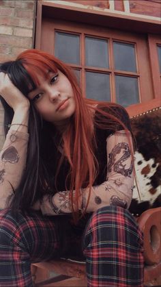 Red And Black Hair Ideas, Orange And Black Hair, Hair Color Combinations, Black Hair Ideas, Split Dyed Hair, Colourful Hair, Black Hair With Highlights, Split Hair