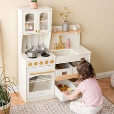 Montessori Organization, Kids Wooden Kitchen, Gourmet Dishes, Toddler Kitchen