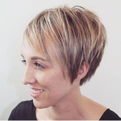 Structured Hairstyles, Shag Bob, Hairstyles Ladies, Fine Hair Pixie Cut, Ladies Hairstyles, Short Textured Hair, Pixie Haircut For Round Faces, Makeup Tip, Short Shag