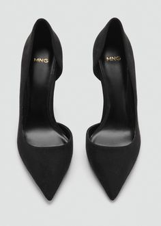 Asymmetrical heeled shoes Expensive Heels, Affordable Heels, Simple Black Heels, Mango Shoes, Mom Bod, Heels Classy, Dress Shoes Womens, Black Pumps, Mules Shoes