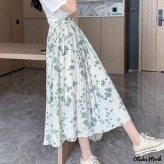 Olivia Mark - Elegant High-Waisted Floral Midi Skirt with Pleats and Chiffon Skirt With Pleats, Dress Stretch, Floral Midi Skirt, Types Of Skirts, Olivia Mark, Ruffle Dress, Green Color, Green Colors, Midi Skirt