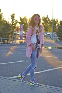 relaxed outfit, baby pink coat, nike air max 90 http://ioanagrama.ro/2014/05/air-max-90-love/ Baby Pink Coat, Nike Free Run, Relaxed Outfit, Moda Chic