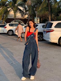 90s Fashion Summer, Denim Suspenders, Late Summer Outfits, Suspender Pants, High Waist Denim, Foto Poses, Denim Overalls, Outfits Summer, High Waisted Denim