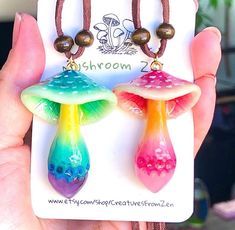 Handmade mushroom charms with crystals. Come with 2 pendants , you can give your best friend one or keep both of them💜 Glow in dark. Comes with 24 inches adjustable sliding knot leather cord. Hope you love it! Made with love♥️🤲🏻 Dark Amethyst, Pink Mushroom, Mushroom Jewelry, Glow In Dark, Mushroom Art, Funky Jewelry, Sliding Knot, Fantasy Jewelry, Diy Clay