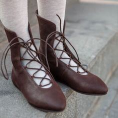 Festival Lace-up Boots With Leather Sole, Lace-up Boots With Leather Sole For Festival, Leather Sole Lace-up Boots For Festival, Medieval Shoes Women, Celtic Shoes, Medieval Shoes, Castle Garden, Ankle Shoes, Modern Shoes