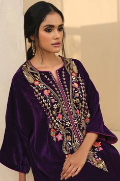 Pakistani Suit, Color Combinations For Clothes, Kurti Design, Velvet Suit