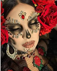 Makijaż Sugar Skull, Catrina Costume, Halloween Makeup Sugar Skull, Sugar Skull Costume, Corporate Life, Dead Makeup, Sugar Skull Makeup, Halloween Makeup Inspiration