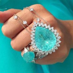 Premium Quality CARIBBEAN BLUE NATURAL GLOWING NEON PARAIBA TOURMALINE NECKLACE PENDANT 925 SS, Jewelry & Watches Paraiba Tourmaline Ring, Columbian Emeralds, Caribbean Blue, Paraiba Tourmaline, Tourmaline Jewelry, Blue Pendant, Royal Jewels, Tourmaline Necklace, Double Chain