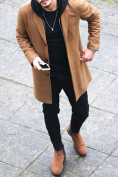 How to wear long coats for men. Overcoat outfit ideas for men. – LIFESTYLE BY PS Long Coat Outfit, Long Coat Men, Overcoat Men, Hipster Man, Mens Casual Dress Outfits, Trench Coat Men, Coat Outfit, Coat Men