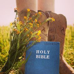 Senior pictures, with Grandpa's Bible, cowgirl boots and wild flowers. Photo credits: Justin Ramos Photography Horse Senior Pictures, Senior Year Pictures, Christian Photography, Graduation Pic Ideas, Country Senior Pictures, Breathtaking Photography