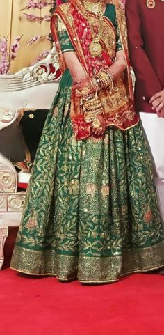 Rajputana Bridal Lehenga, Marwadi Saree Look, Darbari Sarees Blouse Design, Royal Rajputi Saree, Rajput Lehenga, Rajputana Dress Women, Rajasthani Royal Saree Look, Rajwadi Lehenga Bridal, Rajasthani Look Lehenga