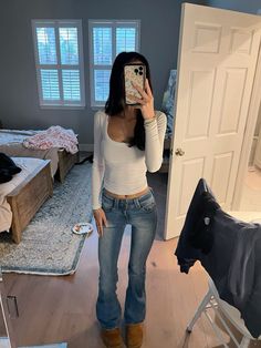 Cute Outfit Ideas Jeans, Outfits Idea For School, Tops To Go With Jeans, Jean Outfit For School, Latina Jeans Outfit, Basic Fit Ideas, Fits For School Casual, Soft Baddie Aesthetic Outfits, Cute Fits With Jeans