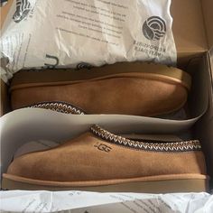 Size 12.5 Men’s Tasman Slipper Chestnut, Brand: Ugg, Never Worn Mens Ugg Slippers, Shoes Ugg, Ugg Tasman, Ugg Slippers, Mens Uggs, Ugg Shoes, Slip Ons, Chestnut, Loafer Shoes