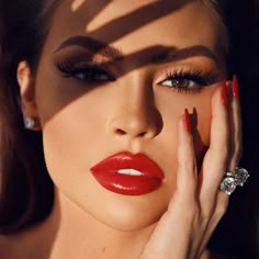 Red Lips Makeup Look, Red Lip Makeup, Smink Inspiration, Spring Look, Red Lip, Red Lipstick, Makeup Eyeliner, Summer Makeup, Glam Makeup