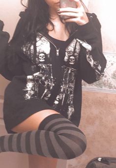 Goth Gifts, Alt Outfits, Aesthetic Grunge Outfit, Goth Girl, Paying Attention, Alt Fashion, Swaggy Outfits, Goth Outfits, Alternative Outfits