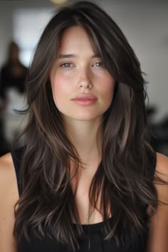 Subtle Balyage Long Hair Brunettes, Trendy Bangs Long Hair 2025, Long Layered Hair 2024, Long Hair With Bangs 2024, Long Layered Haircuts Fall 2024, Hair Bang Trends 2024, Rambut Brunette, Haircuts For Long Hair With Layers, Layered Hair With Bangs