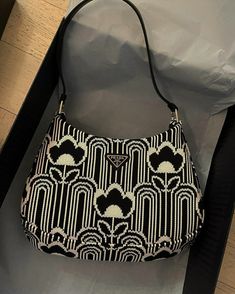 Prada Dress Aesthetic, Prada Girl Aesthetic, Prada Handbag, Vintage Prada, Prada Fashion, Luxury Purses, Prada Bags