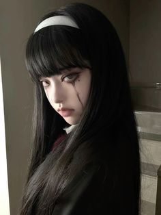 Characters To Cosplay With Black Hair, Tomie Photoshoot, Asian Halloween Makeup, Tomie Kawakami Cosplay, Tomie Cosplay Outfit, Black Hair Anime Cosplay, Black Hair Cosplay Ideas, Tomie Costume, Halloween Costumes Asian